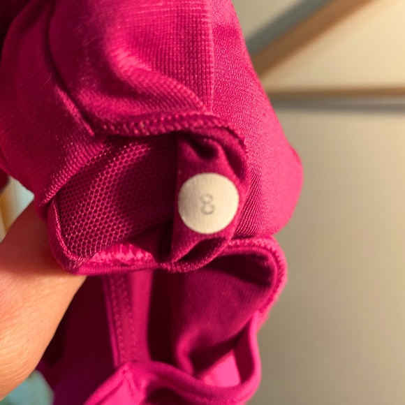 Size 8 Lululemon Energy Bra—Pink - Picture 3 of 3